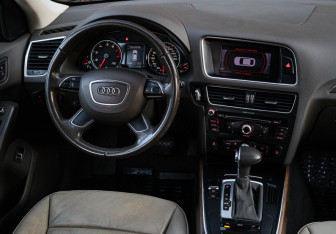 Подержанный автомобиль Audi Q5 2013 года (11 фото)
