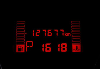 Подержанный автомобиль Nissan Terrano 2014 года (11 фото)