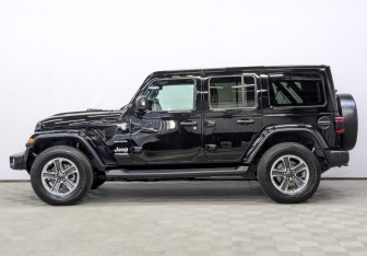 Подержанный автомобиль Jeep Wrangler 2021 года (8 фото)