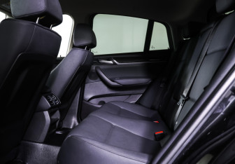 Подержанный автомобиль BMW X4 2017 года (12 фото)