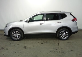 Подержанный автомобиль Nissan X-Trail 2017 года (7 фото)
