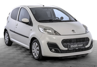Подержанный автомобиль Peugeot 107 2013 года (3 фото)