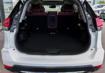 Подержанный автомобиль Nissan X-Trail 2021 года (9 фото)