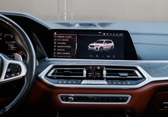 Подержанный автомобиль BMW X7 2020 года (25 фото)