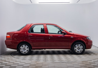 Подержанный автомобиль Fiat Albea 2011 года (6 фото)