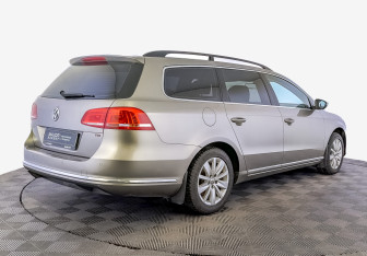 Подержанный автомобиль Volkswagen Passat Wagon 2013 года (5 фото)