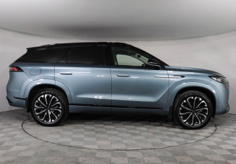 Подержанный автомобиль Jaecoo J8 2024 года (4 фото)