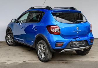 Подержанный автомобиль Renault Sandero 2021 года (7 фото)