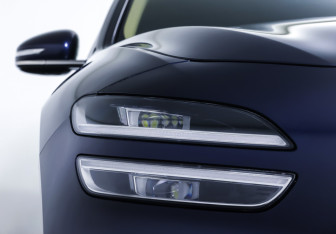 Подержанный автомобиль Genesis G70 2021 года (24 фото)