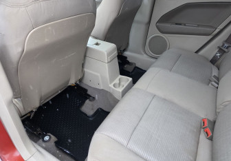 Подержанный автомобиль Dodge Caliber 2007 года (10 фото)