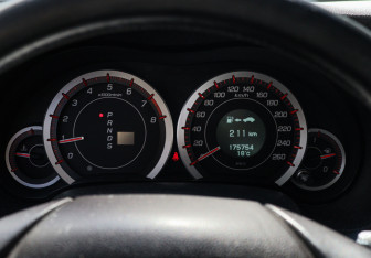 Подержанный автомобиль Honda Accord Sedan 2008 года (15 фото)