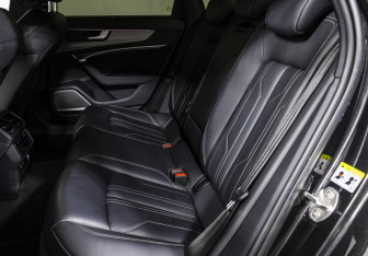 Подержанный автомобиль Audi A6 Sedan 2018 года (16 фото)