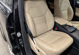 Подержанный автомобиль Mercedes-Benz GLE 2016 года (23 фото)