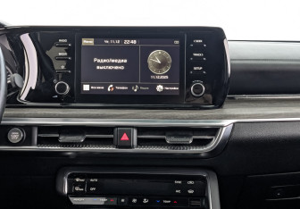 Подержанный автомобиль Kia K5 2021 года (17 фото)