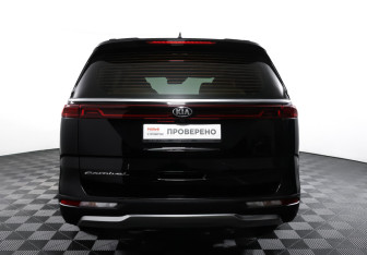 Подержанный автомобиль Kia Carnival 2021 года (6 фото)