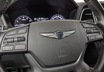 Подержанный автомобиль Genesis G80 2019 года (25 фото)
