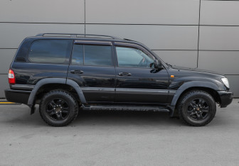 Подержанный автомобиль Toyota Land Cruiser Suv 2007 года (4 фото)