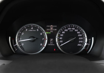 Подержанный автомобиль Acura MDX 2014 года (12 фото)