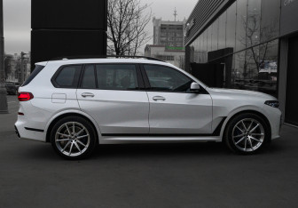 Подержанный автомобиль BMW X7 2019 года (4 фото)