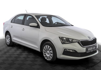 Подержанный автомобиль Skoda Rapid Liftback 2021 года (3 фото)