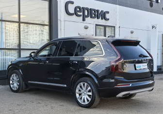 Подержанный автомобиль Volvo XC90 2018 года (7 фото)
