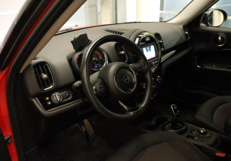 Подержанный автомобиль MINI Countryman 2020 года (7 фото)