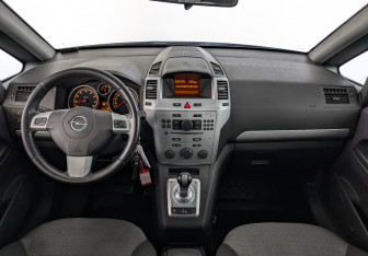 Подержанный автомобиль Opel Zafira Compactvan 2012 года (14 фото)
