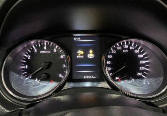 Подержанный автомобиль Nissan Qashqai 2016 года (18 фото)