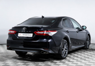 Подержанный автомобиль Toyota Camry Sedan 2021 года (5 фото)