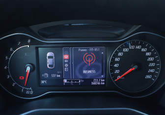 Подержанный автомобиль Ford Mondeo Sedan 2011 года (11 фото)