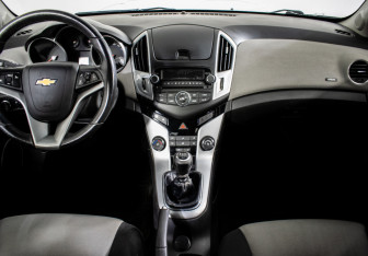 Подержанный автомобиль Chevrolet Cruze Sedan 2014 года (11 фото)