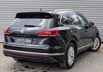 Подержанный автомобиль Volkswagen Touareg 2020 года (5 фото)