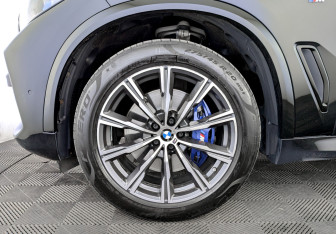 Подержанный автомобиль BMW X5 2020 года (18 фото)