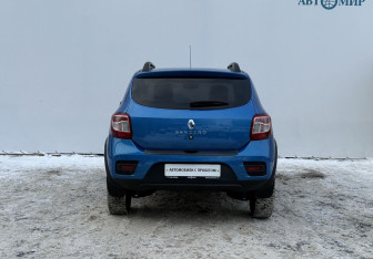 Подержанный автомобиль Renault Sandero 2021 года (6 фото)