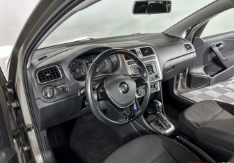 Подержанный автомобиль Volkswagen Polo Sedan 2018 года (13 фото)