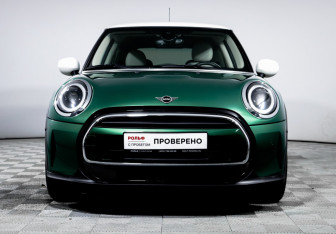 Подержанный автомобиль MINI Hatch 2021 года (2 фото)