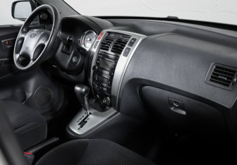 Подержанный автомобиль Hyundai Tucson 2008 года (9 фото)