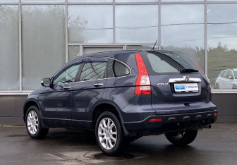 Подержанный автомобиль Honda CR-V 2007 года (7 фото)