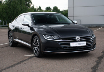 Подержанный автомобиль Volkswagen Arteon 2019 года (3 фото)
