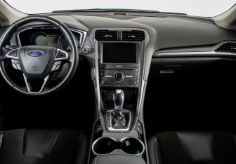 Подержанный автомобиль Ford Mondeo Sedan 2015 года (11 фото)