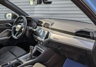 Подержанный автомобиль Audi Q3 2019 года (11 фото)