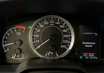 Подержанный автомобиль Toyota Corolla Hatchback 2023 года (27 фото)