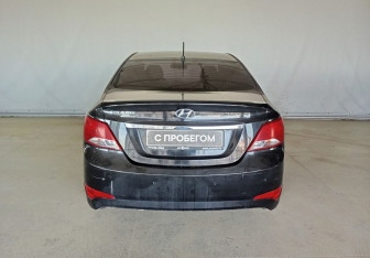Подержанный автомобиль Hyundai Solaris Sedan 2016 года (5 фото)