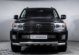 Подержанный автомобиль Toyota Land Cruiser Suv 2014 года (2 фото)