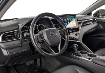 Подержанный автомобиль Toyota Camry Sedan 2023 года (15 фото)