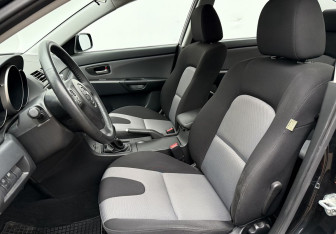 Подержанный автомобиль Mazda 3 Sedan 2007 года (10 фото)