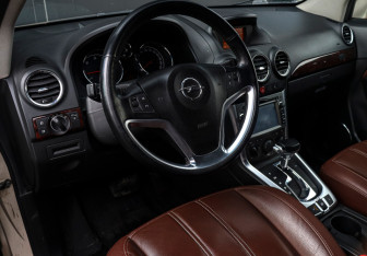 Подержанный автомобиль Opel Antara 2013 года (16 фото)