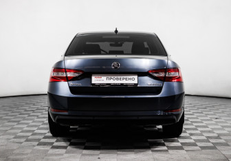 Подержанный автомобиль Skoda Superb Liftback 2015 года (6 фото)