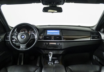 Подержанный автомобиль BMW X5 2013 года (16 фото)