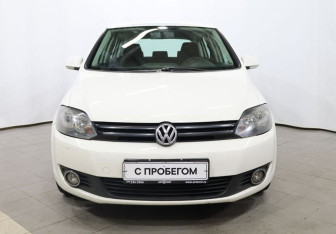 Подержанный автомобиль Volkswagen Golf Plus 2011 года (2 фото)